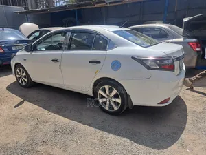 Toyota Yaris 2016 White