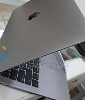 New Laptop Apple MacBook Pro 2017 16GB Intel Core I5 SSD 256GB