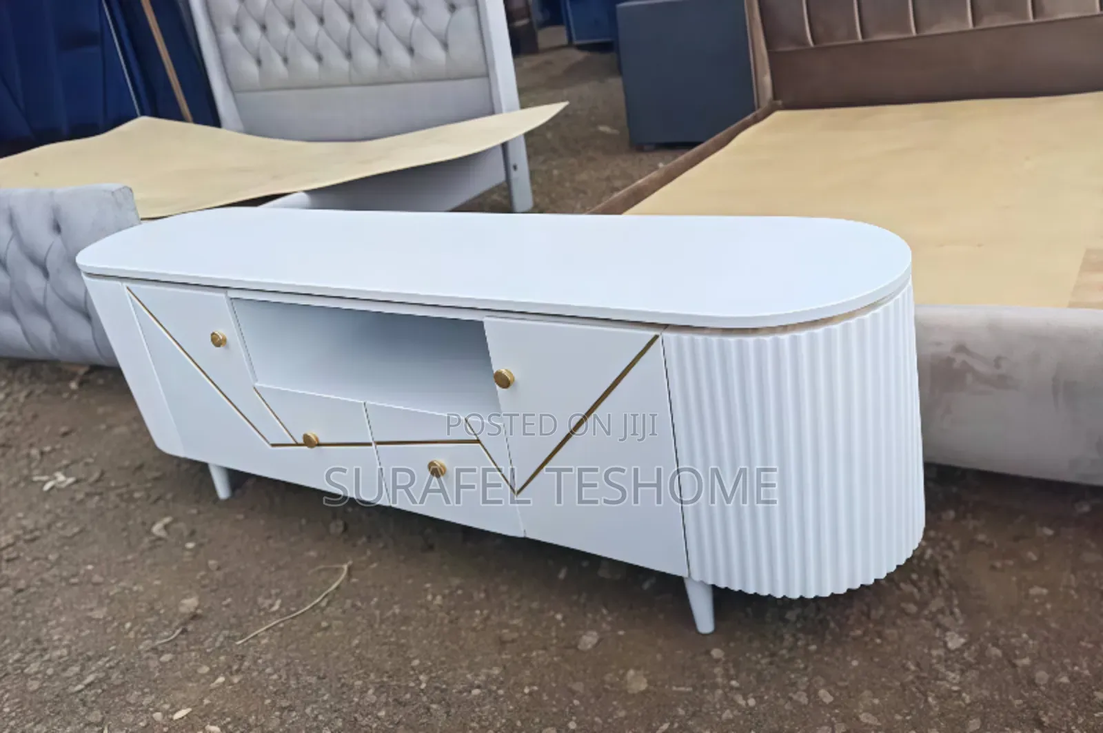 የሚያምሮ የቲቪ ማስቀመጫ – Epoxy-Made Tv Stands