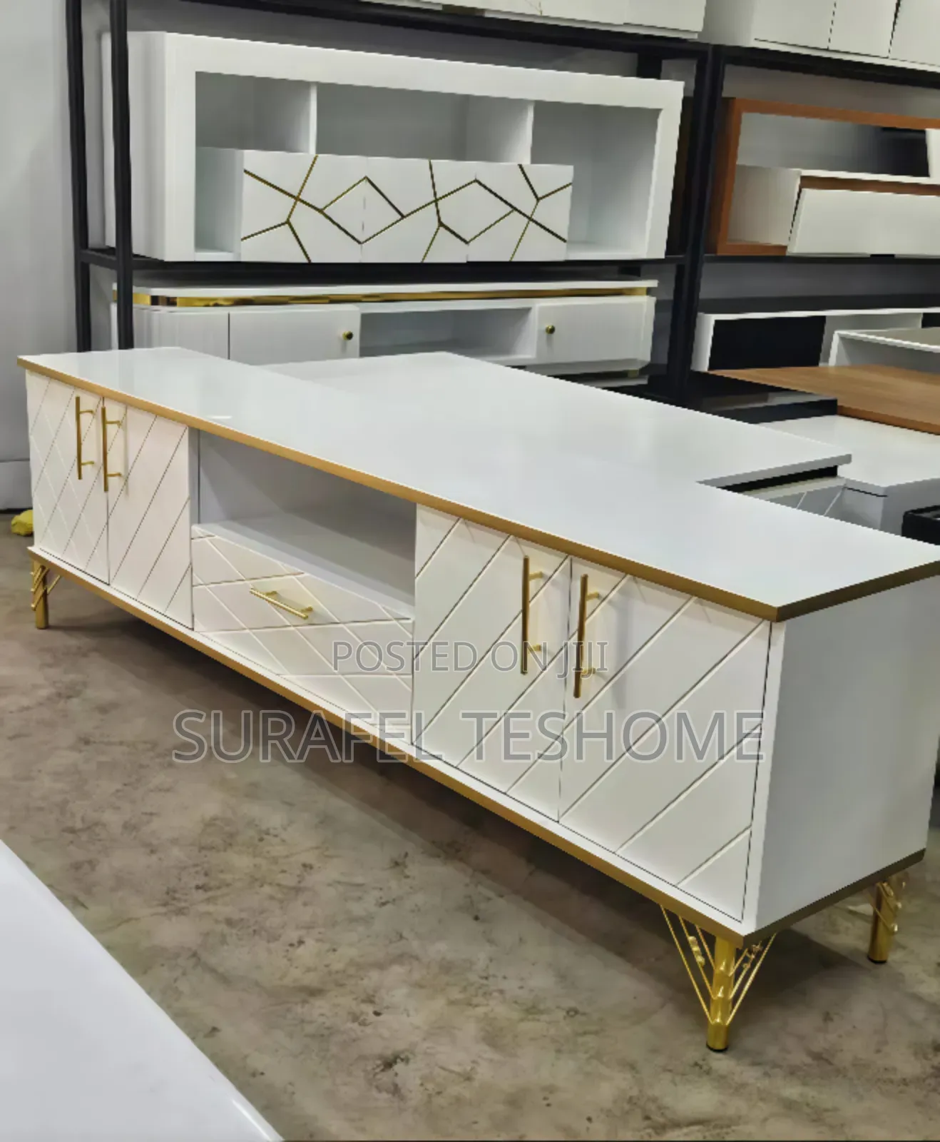 የሚያምሮ የቲቪ ማስቀመጫ – Epoxy-Made Tv Stands