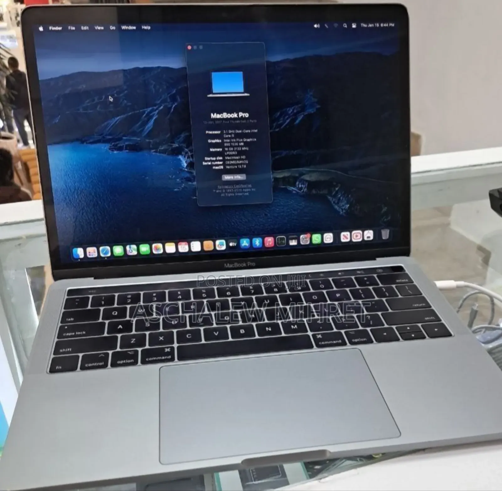 New Laptop Apple MacBook Pro 2017 16GB Intel Core I5 SSD 256GB