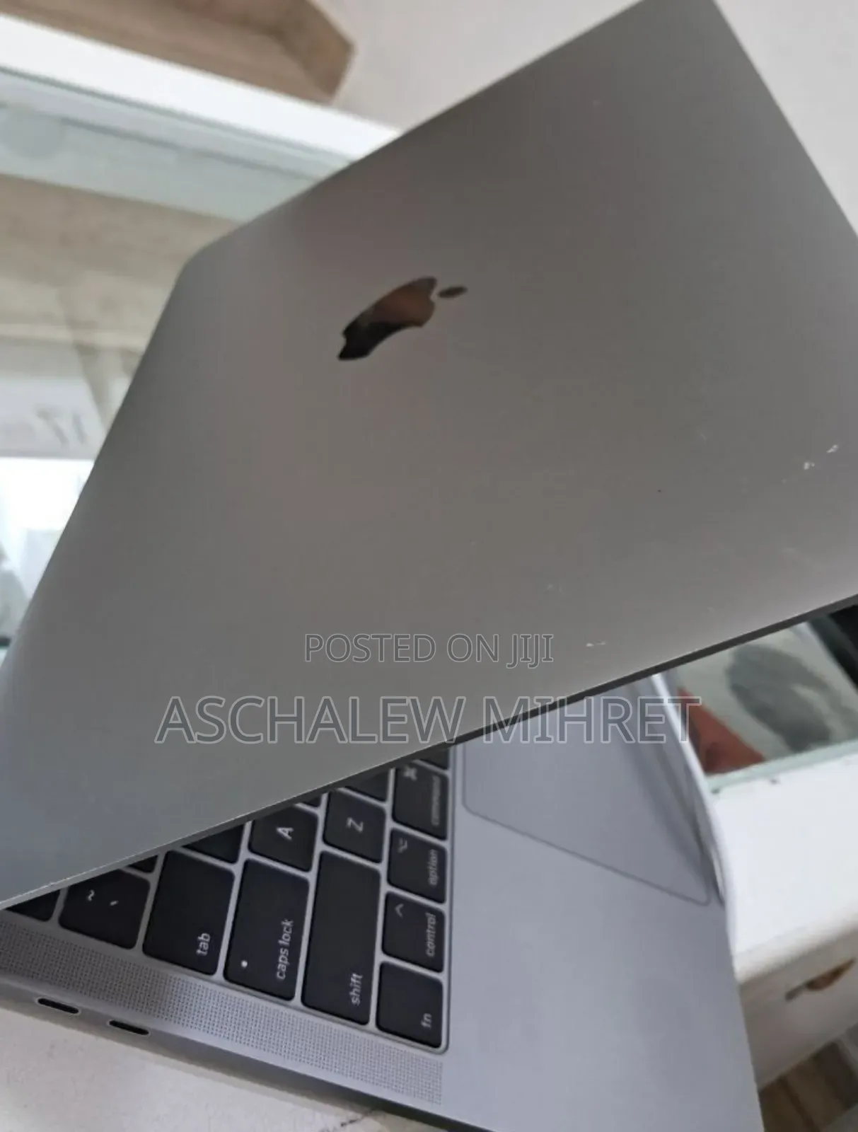 New Laptop Apple MacBook Pro 2017 16GB Intel Core I5 SSD 256GB