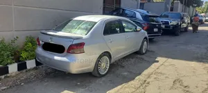 Toyota Yaris 2010 Silver