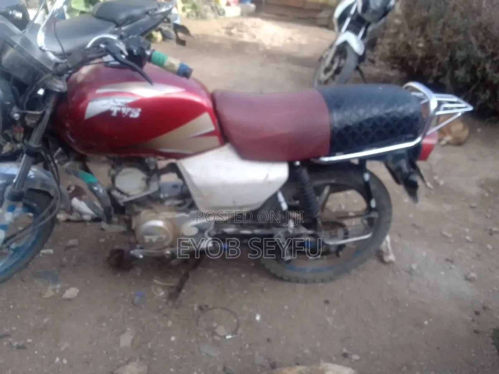 TVS HLX 125 2013 Red