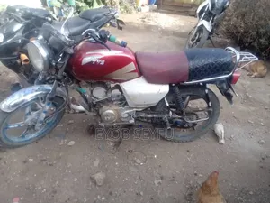 TVS HLX 125 2013 Red