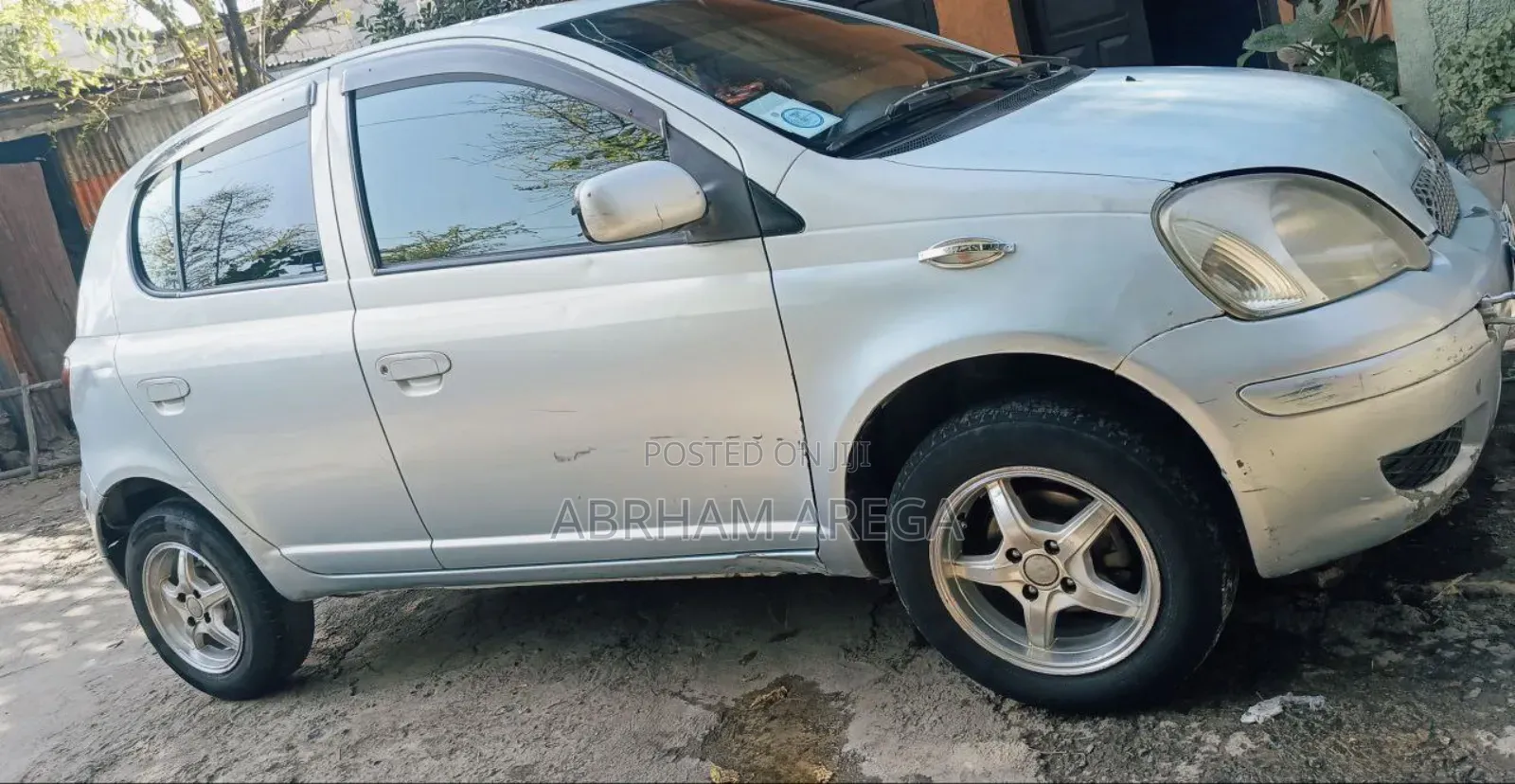 Toyota Vitz 2004 Silver