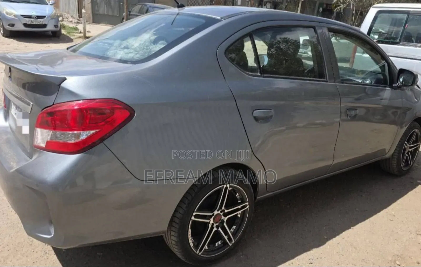 Mitsubishi Attrage 2021 Silver