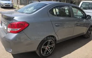 Mitsubishi Attrage 2021 Silver