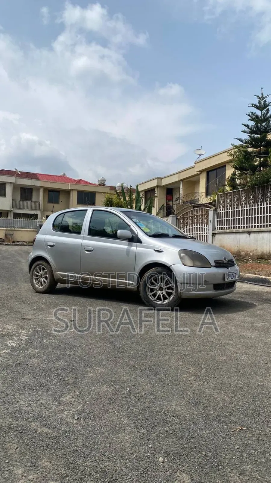 Toyota Vitz 2001 Silver