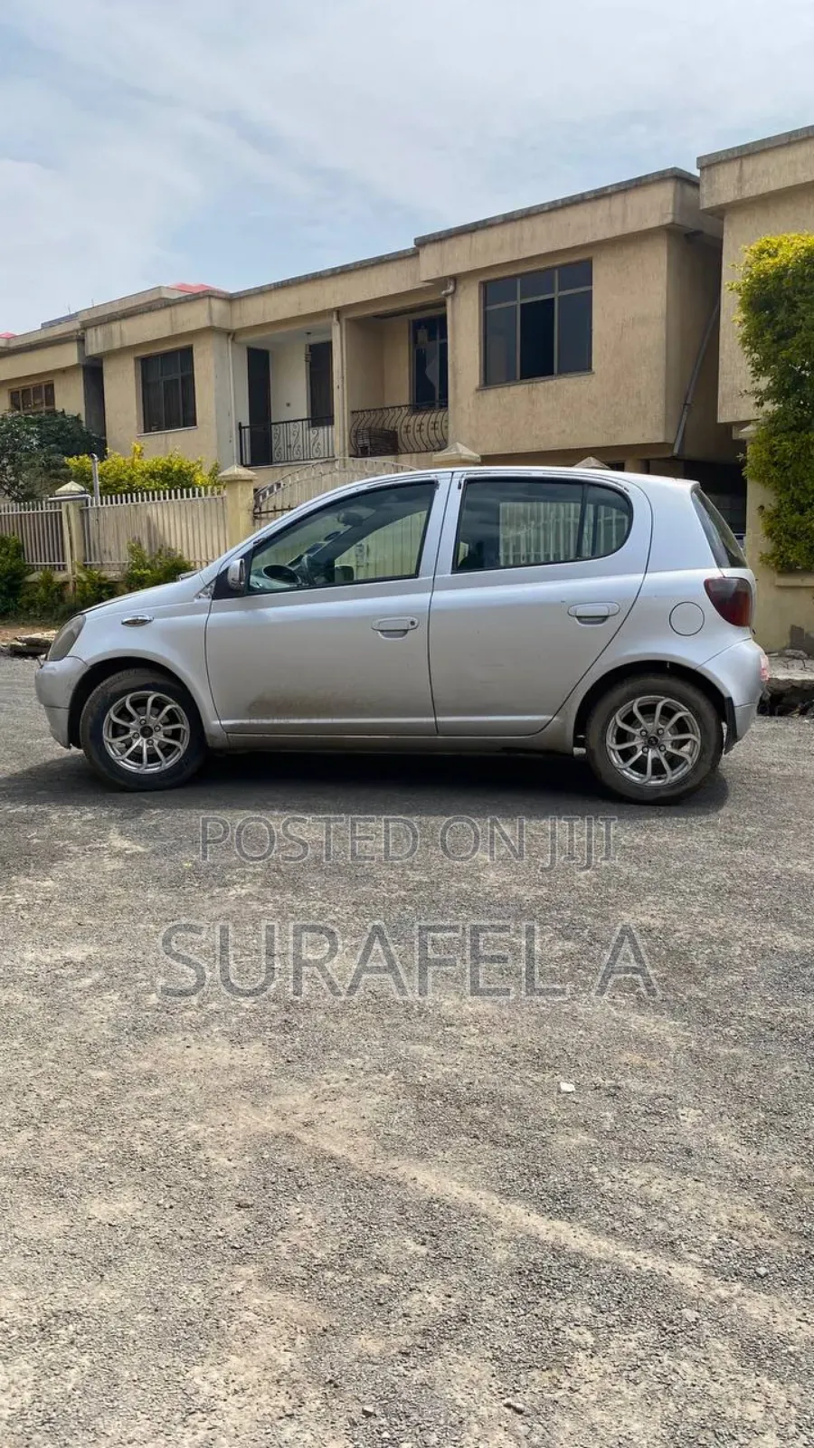 Toyota Vitz 2001 Silver