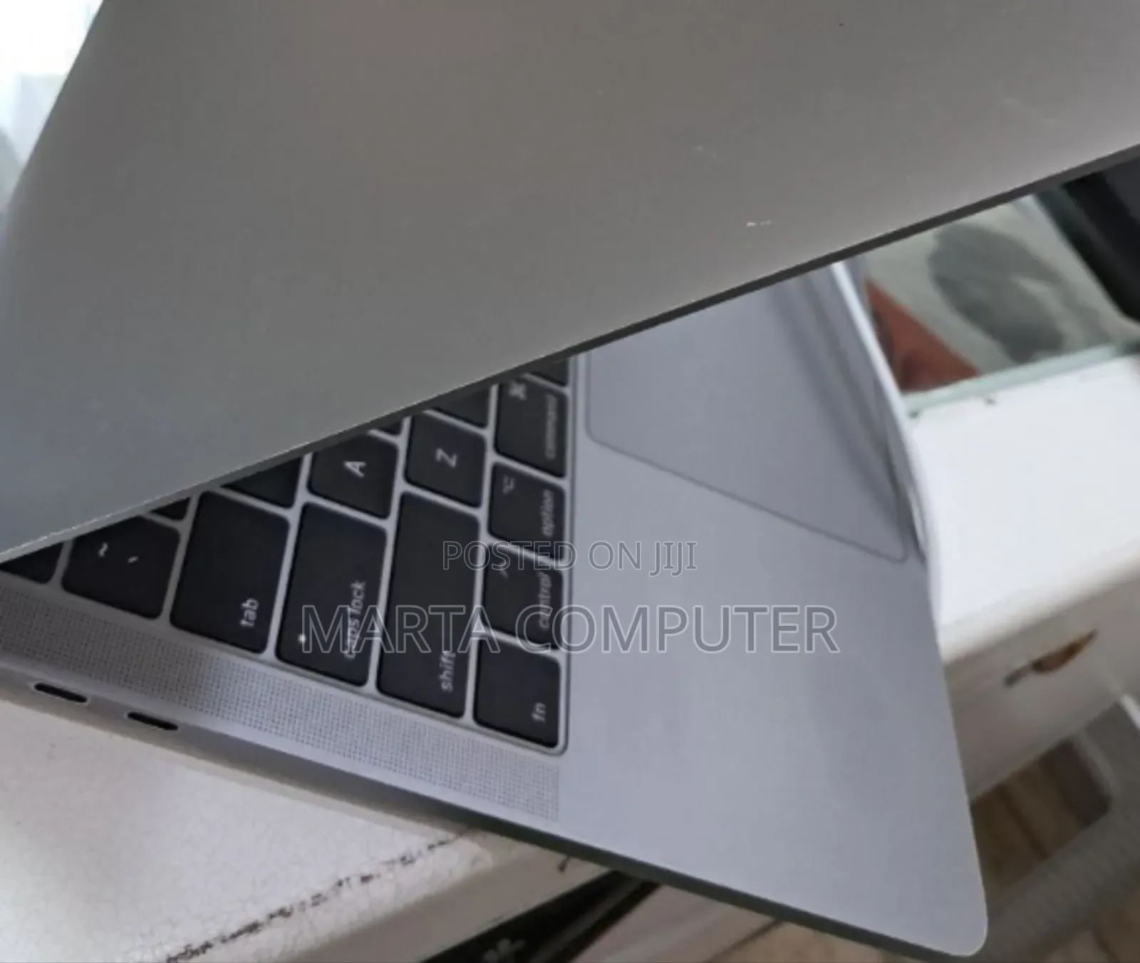 New Laptop Apple MacBook Pro 16GB Intel Core I5 SSD 256GB