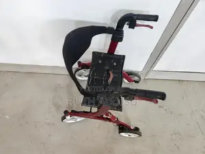 Wheelchair የአውሮፖ ጠንካራ ፍሬን ያለው European Walker Foldable Medical Walker