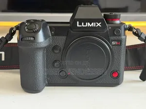 Panasonic Lumix S1h Is a Full-Frame Mirrorless Camera 3 Batteries