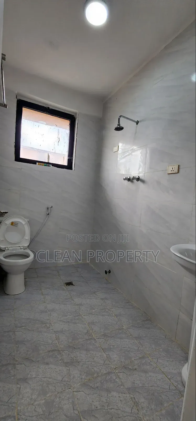 3bdrm House in Clean Property, Bole for rent