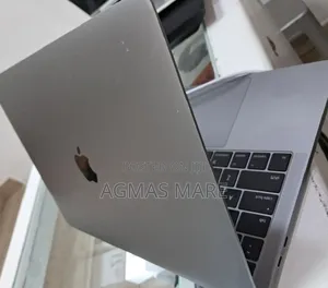 New Laptop Apple MacBook Pro 2017 8GB Intel Core I5 SSD 256GB