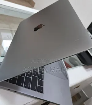 New Laptop Apple MacBook Pro 2017 8GB Intel Core I5 SSD 256GB