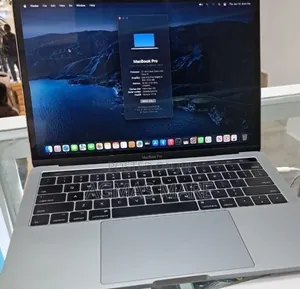 New Laptop Apple MacBook Pro 2017 8GB Intel Core I5 SSD 256GB