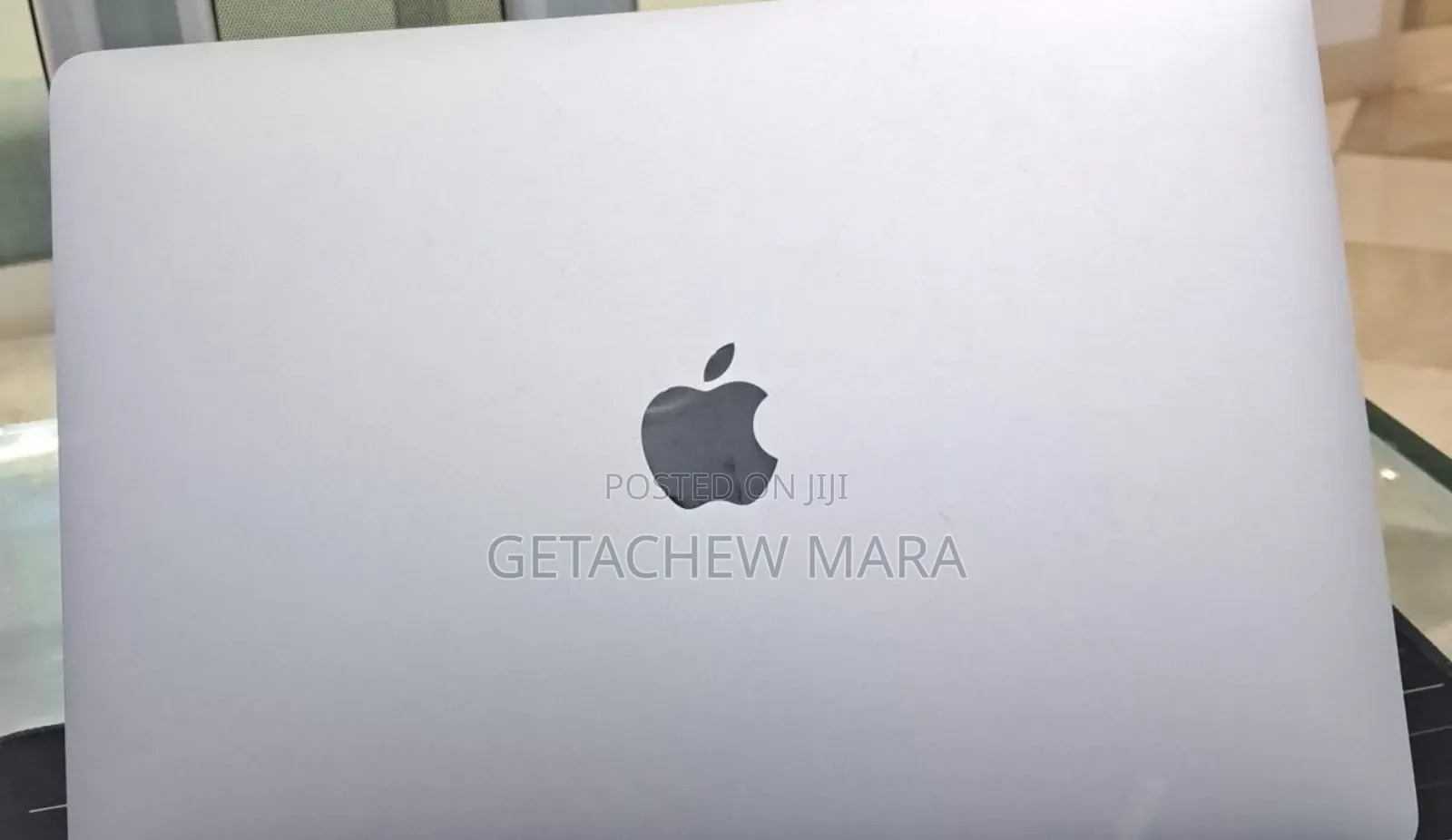 New Laptop Apple MacBook Pro 2020 8GB Intel Core I9 SSD 256GB