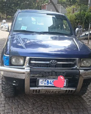 Toyota Hilux 2000 Blue