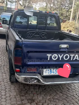 Toyota Hilux 2000 Blue