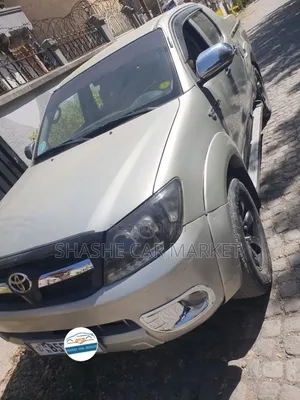 Toyota Hilux 2010 Silver