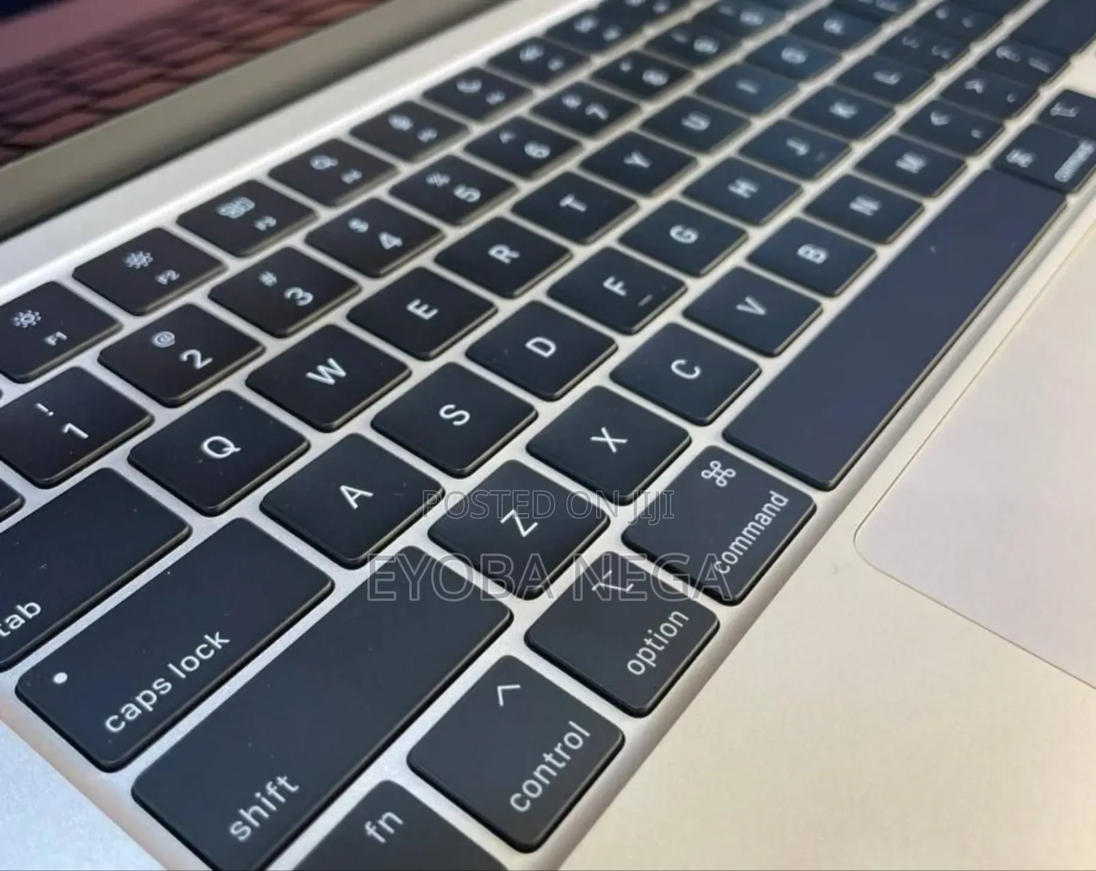 New Laptop Apple MacBook Air 2024 M3 13-Inch 8GB Apple M3 SSD 256GB