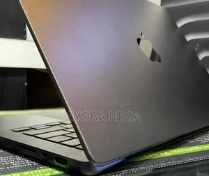 New Laptop Apple MacBook Pro 2024 M4 14-Inch 48GB Apple M4 SSD 512GB