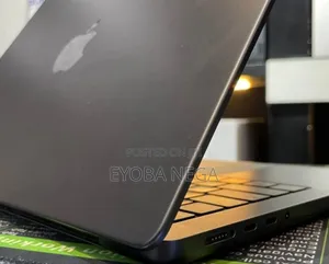 New Laptop Apple MacBook Pro 2024 M4 14-Inch 48GB Apple M4 SSD 512GB