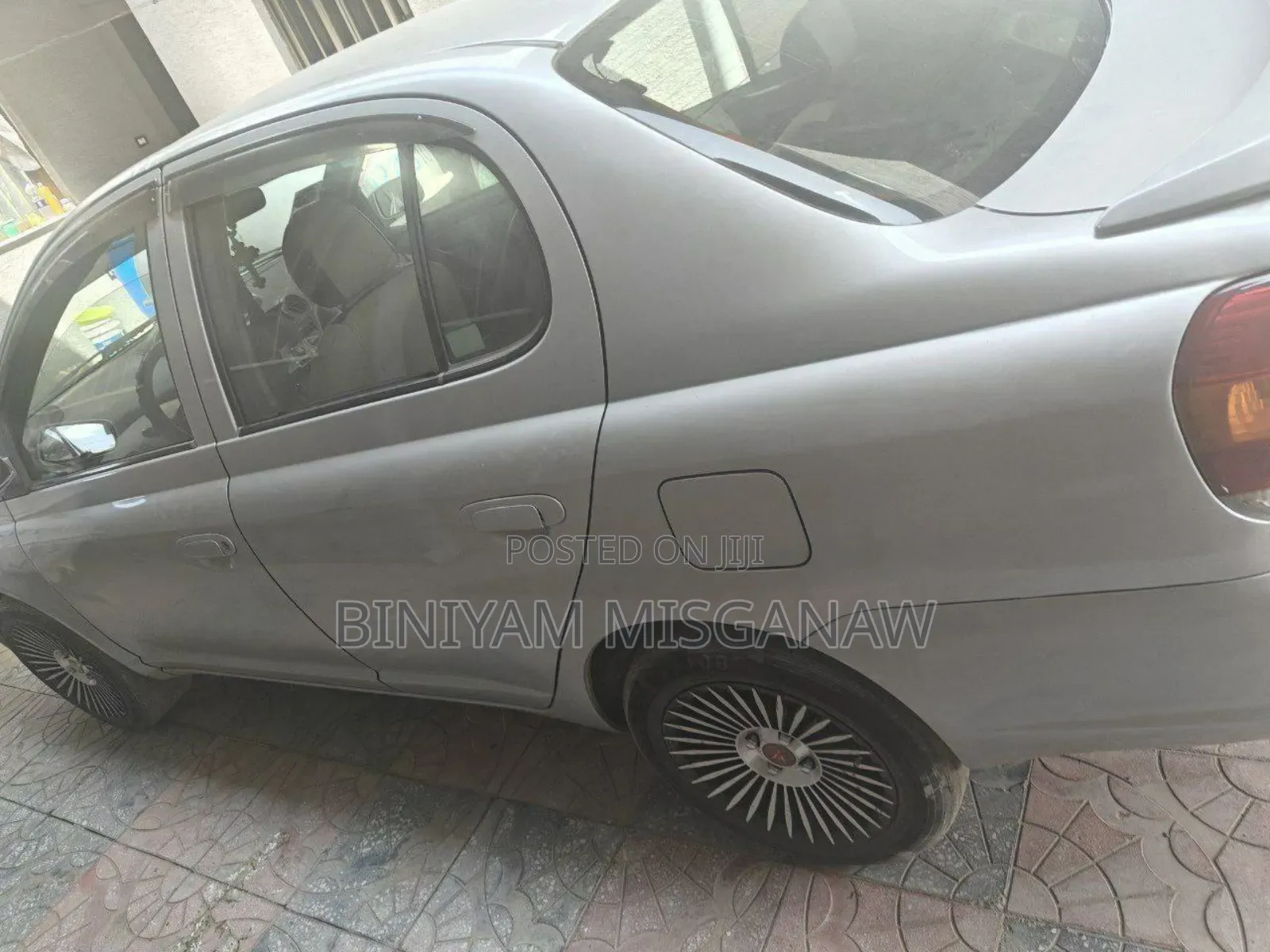 Toyota Platz 2005 Silver