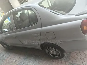 Toyota Platz 2005 Silver