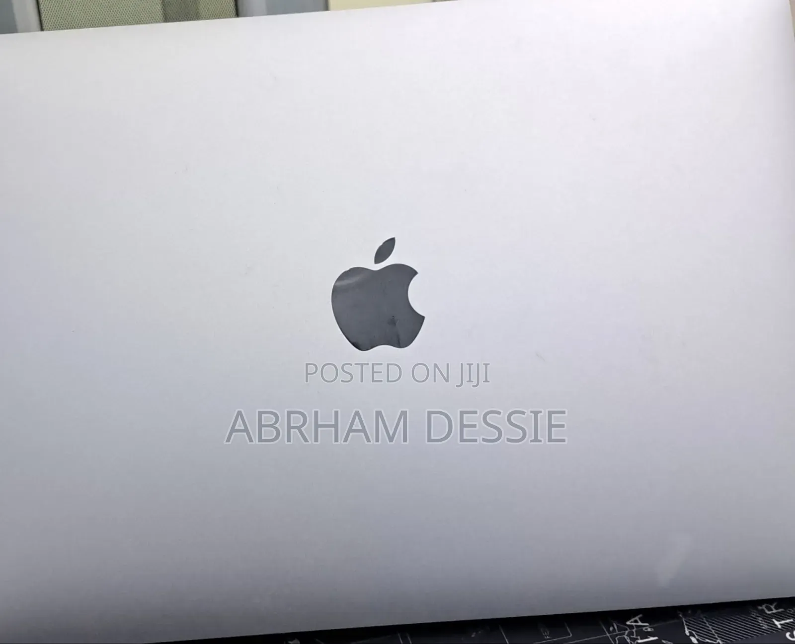 New Laptop Apple MacBook Pro 2022 M2 8GB Apple M2 SSD 256GB