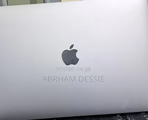 New Laptop Apple MacBook Pro 2022 M2 8GB Apple M2 SSD 256GB