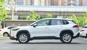 New Toyota Corolla Cross Hybrid SE AWD 2025 Silver