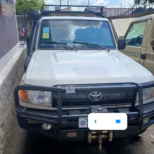 Toyota Land Cruiser 2018 White