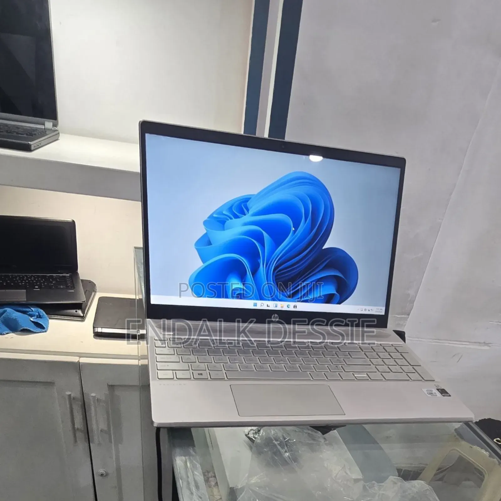 New Laptop HP Pavilion 15 8GB Intel Core I7 SSD 256GB