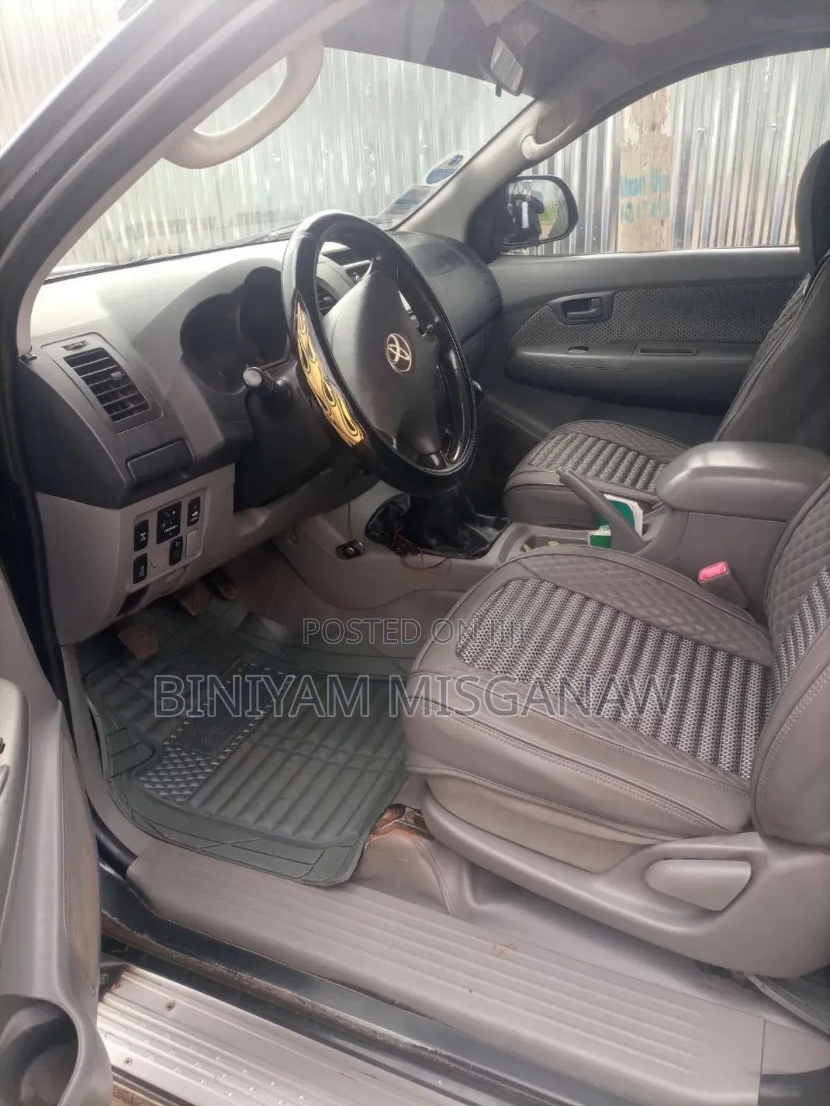 Toyota Hilux 2010 White