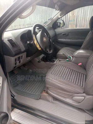 Toyota Hilux 2010 White