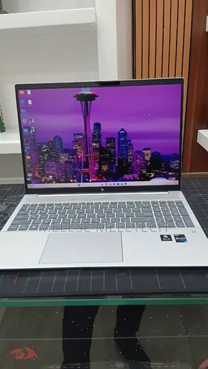 New Laptop HP Pavilion 17 16GB Intel Core I7 SSD 1T