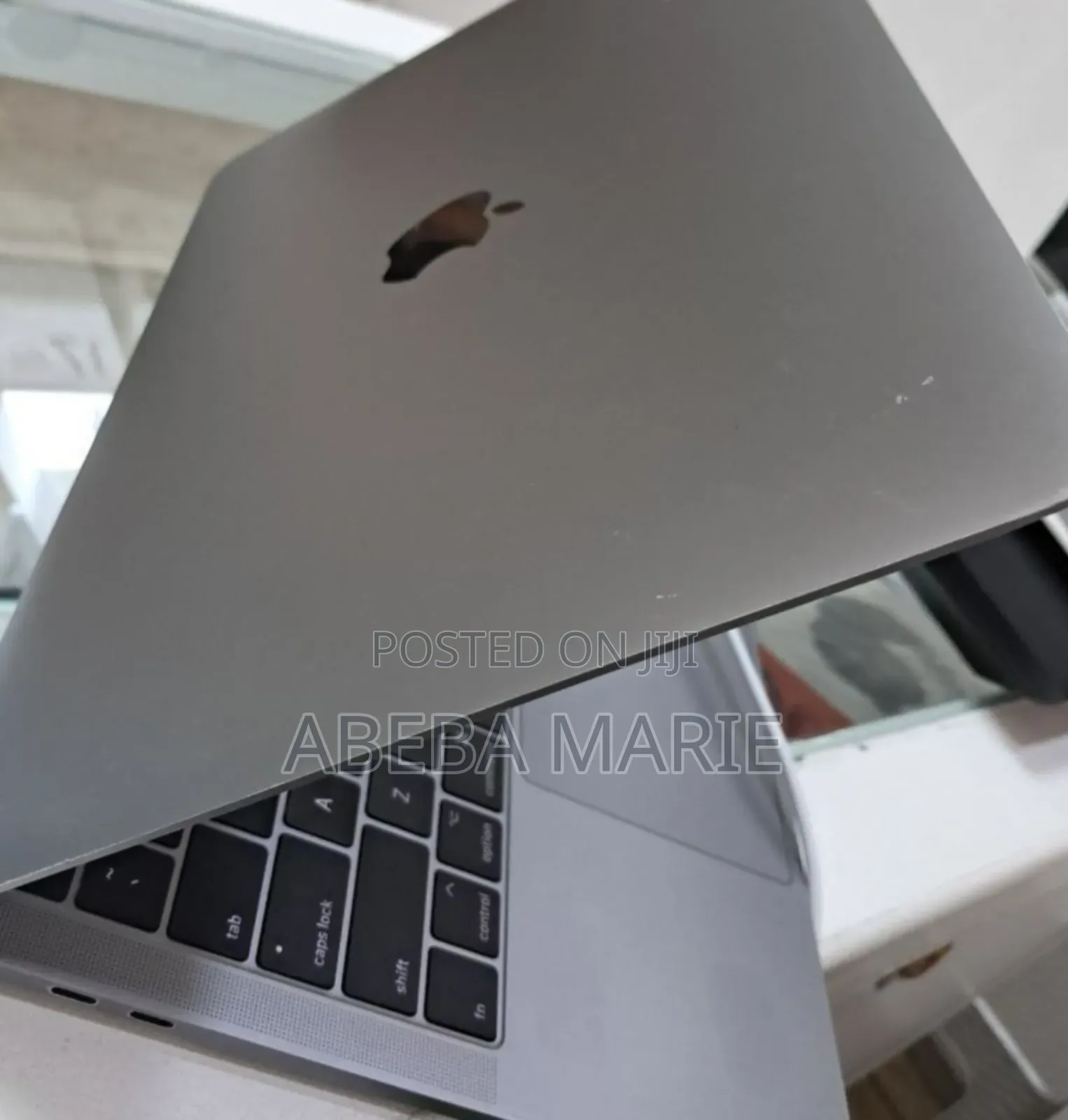 New Laptop Apple MacBook Pro 2017 16GB Intel Core I5 SSD 256GB