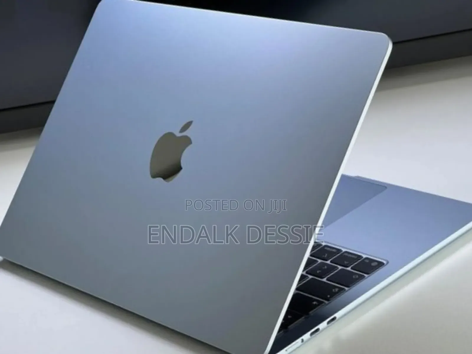 New Laptop Apple MacBook Air 2025 M4 13-Inch 16GB Apple M4 SSD 256GB