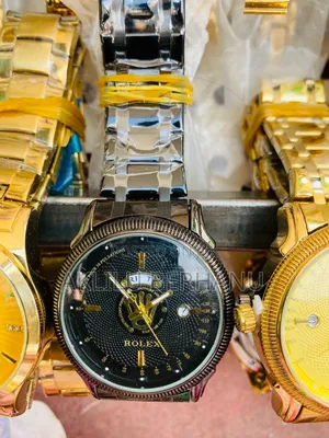 Luxury-Style Fashion Watches – Date Display