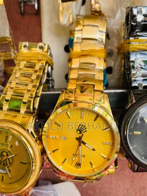 Luxury-Style Fashion Watches – Date Display