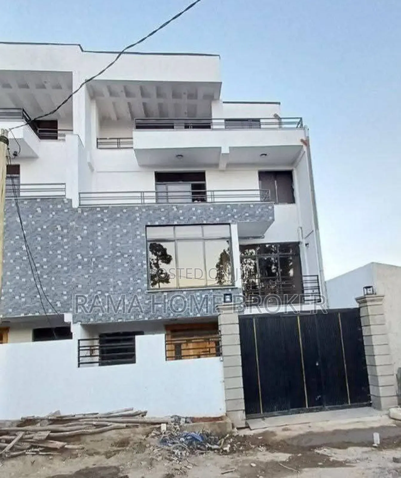 ቅንጡ ጂ +3 መኖሪያ ቤት ሰሚት አካባቢ 165 ካሬ ላይ ያረፈ