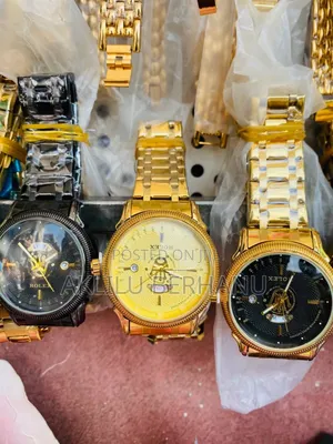 Luxury-Style Fashion Watches – Date Display