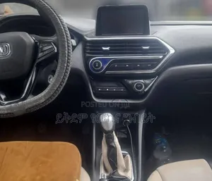 Changan Alsvin 2020 Yellow