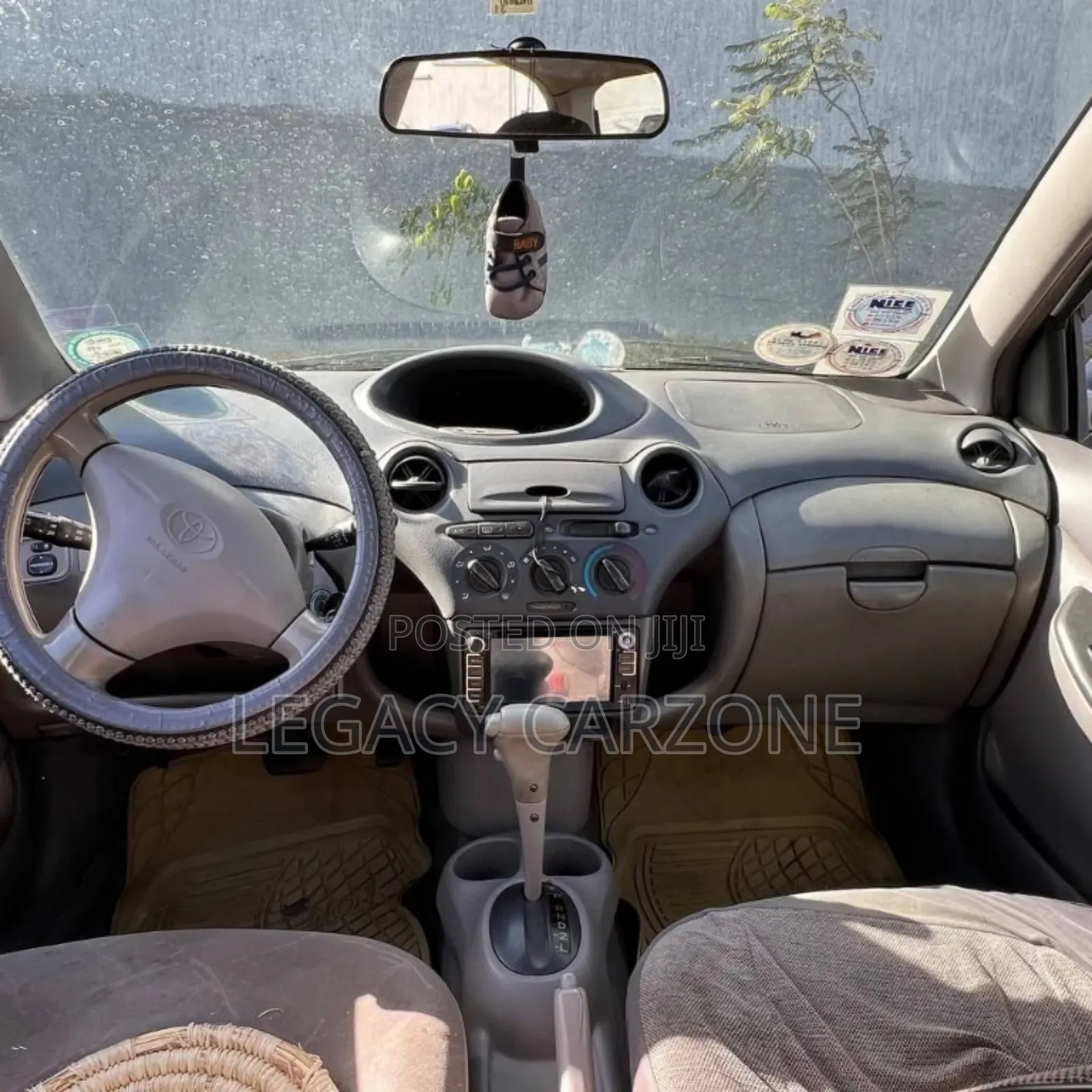 Toyota Platz 2002 Silver