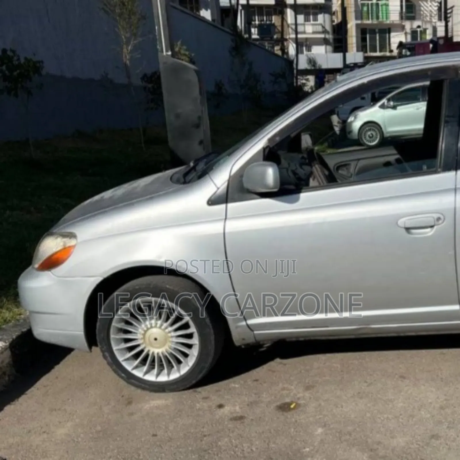 Toyota Platz 2002 Silver