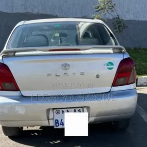 Toyota Platz 2002 Silver