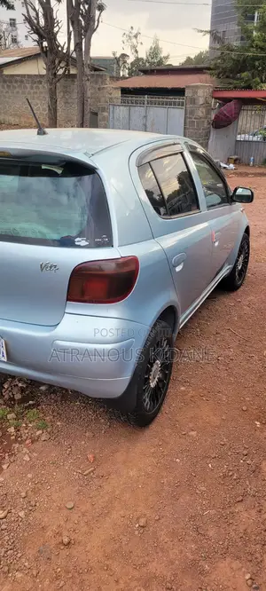 Toyota Vitz 2004 Silver