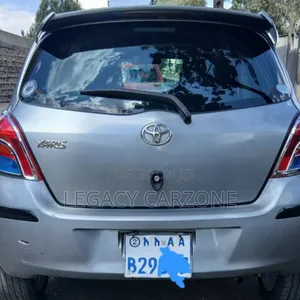 Toyota Yaris 2010 Silver